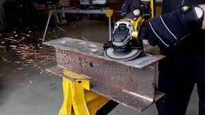 גוף משחזת זווית ללא פחמים דגם DCG405N 18V תוצרת DEWALT