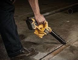 מפוח מקצועי 18V גוף בלבד DCV100N דגם חדש! DEWALT