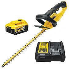 גוזם גדר חיה נטען 18V דגם DCM563P1 כוללה סוללה 5AH תוצרת DEWALT
