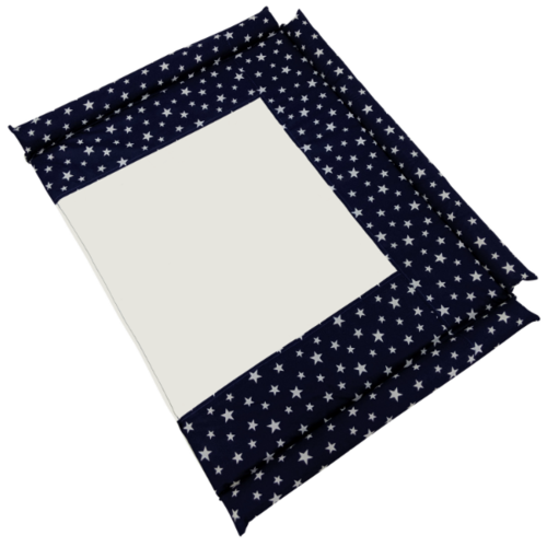 משטח / מזרן החתלה לשידת תינוק משולב כותנה אורגנית ושעוונית - כחול כוכבים