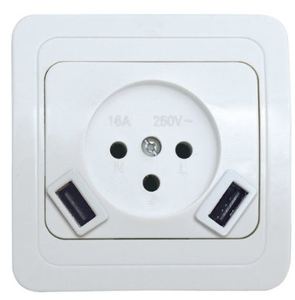 מטען USB כפול ושקע חשמל Omega