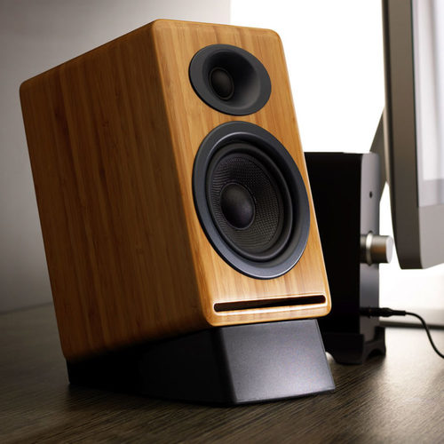 סטנד שולחני לרמקולים בינוניים DS2 מבית Audioengine