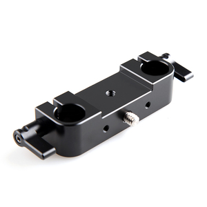 SmallRig 1806תופסן מוט עם פתחי הברגה כפולים בגודל 15 מ״מ.