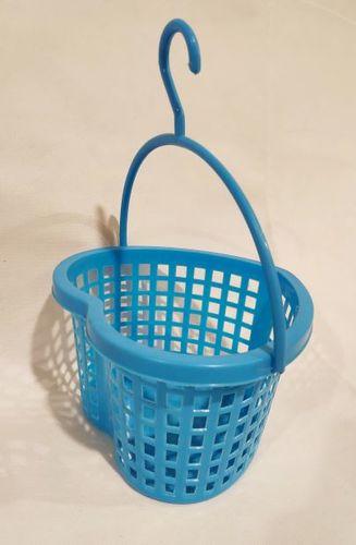 סל בצורת לב עם וו תלייה