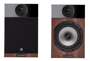זוג רמקולים מדפיים מבית FYNE AUDIO דגם F301