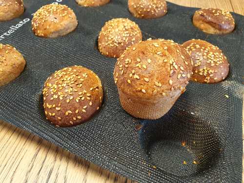 משטח בריוש ולחמניות מחורר 6 ס