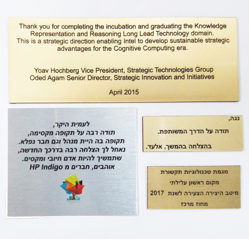 מכונית אמריקאית ורודה 28 ס