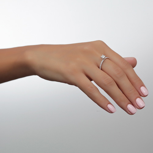 טבעת אירוסין יהלום פרינסס 0.68ct מזהב 14K