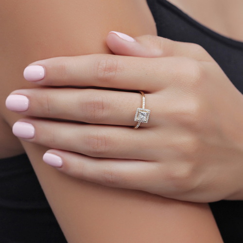 טבעת אירוסין יהלום פרינסס 0.65ct מזהב 14K