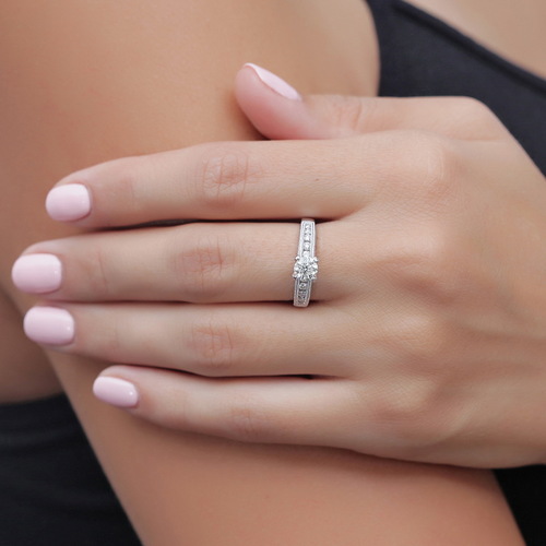טבעת אירוסין יהלומים 0.84ct מזהב 14K