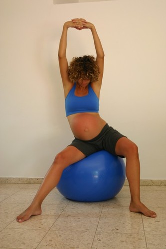 כדור פיזיו / פילאטיס עם משאבה בקוטר 65 ס