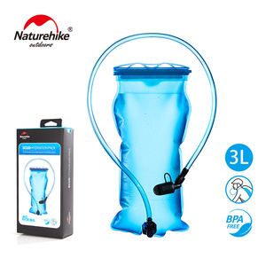 שלוקר שקית שתיה עם צינורית  3 ליטר NATUREHIKE BPA FREE