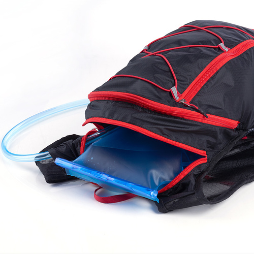 שלוקר שקית שתיה עם צינורית  3 ליטר NATUREHIKE BPA FREE
