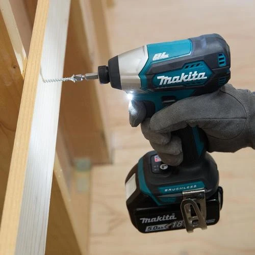 גוף מברגת אימפקט נטענת DTD155 18V מתוצרת Makita