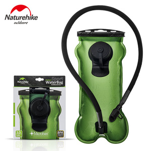 שלוקר שקית שתיה עם צינורית  3 ליטר NATUREHIKE BPA FREE
