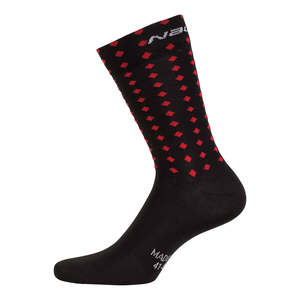 גרבי רכיבה טרמי AHW COOLMAX SOCKS  שחור-אדום קולמקס משולב בפוליאמיד מחממים ומנדפים