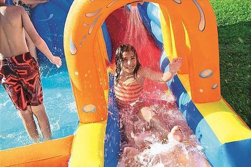 פארק מים מתנפח רטוב לבית ולחצר עם מגלשה וקיר טיפוס BESTWAY HURICANE 53303