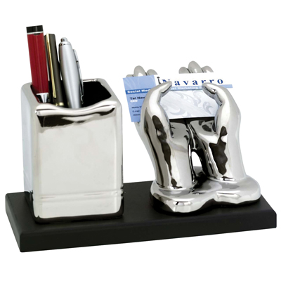 מעמד שולחני "ידיים" לכרטיסי ביקור ולעטים 