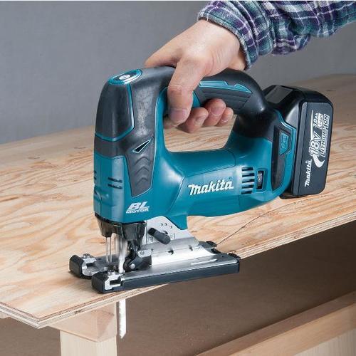 גוף מסור אנכי נטען בראשלס MAKITA DJV182Z BL 18V