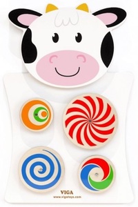 לוח פעילות מעץ לתליה על הקיר - פרה עם עיגולים מסתובבים