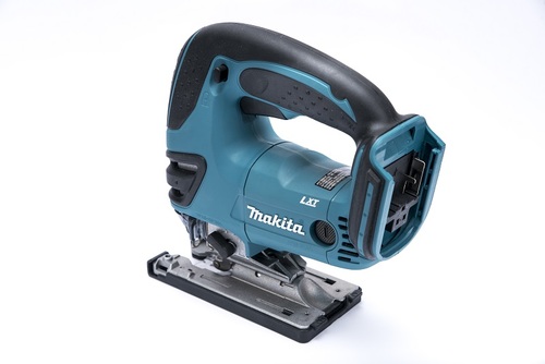 מסור ג׳קסון נטען Makita DJV180 18V LXT חיתוך עץ עד 135 מ״מ גוף בלב