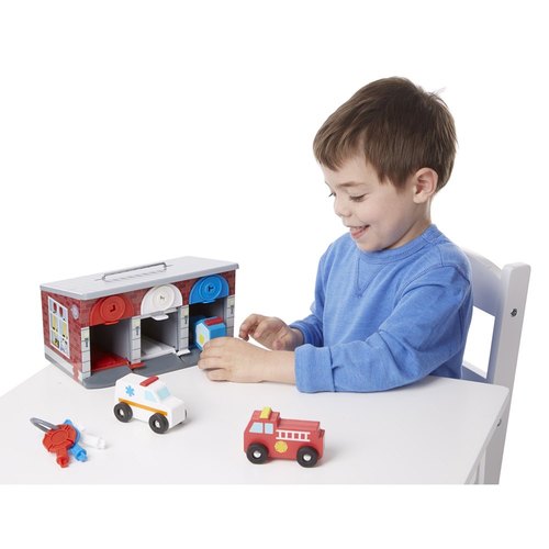 מוסך מכוניות ומפתחות מבית מליסה ודאג