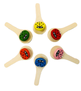 מנענע עשוי עץ בדגם חיפושית 12 יחידות
