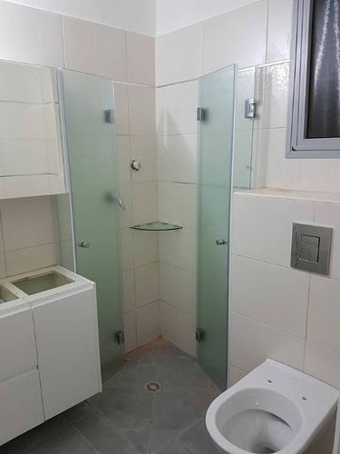 מקלחון פינתי צירים  8 מ