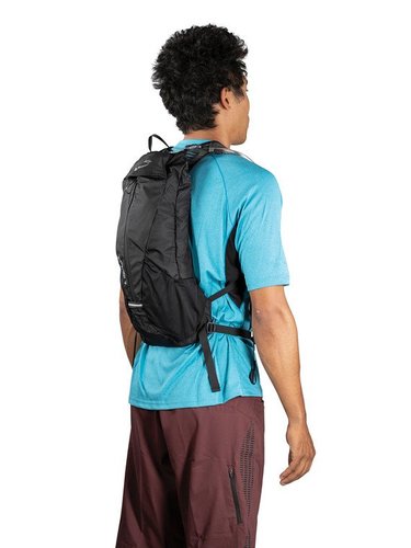 תיק שלוקר Osprey KATARI 7 לרכיבה וטיולים