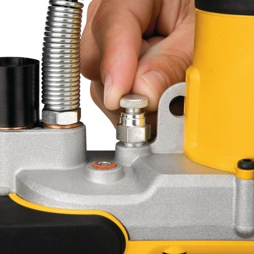 אקדח גריז נטען 20V כולל סוללה 4AH דגם DCGG571M1 DeWALT