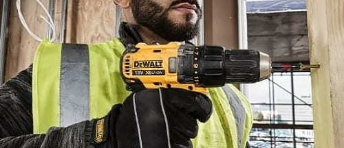 מברגת/מקדחה ללא פחמים DCD777M2T כולל 2 סוללות 4.0AH דיוולט