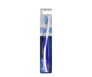מברשת שיניים | ORAL B | מסיר עד 90% פלאק | הצורה האורגונומית של הידית מאפשרת אחיזה טובה יותר ובכך מאפשרת צחצוח נוח