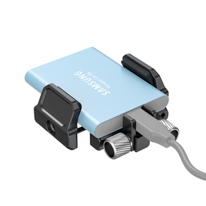 SmallRig 2343 תושבת אוניברסלית לכונן SSD חיצוני נייד 