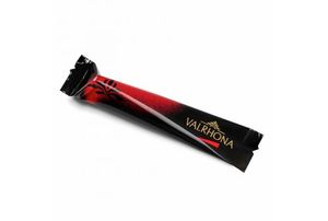 קופסאת מקלוני שוקולד ליד הקפה 61% קקאו VALRHONA