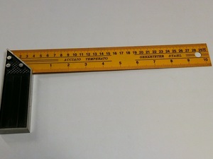 זוית נגרים רחבה 250 mm