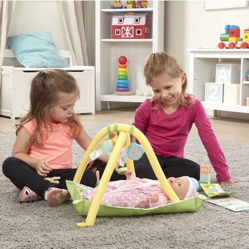 סט משחק דמיון לטיפול בבובות וחיות מבית מליסה ודאג