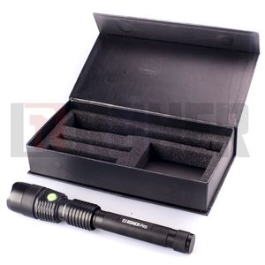 פנס יד מקצועי נטען 1,000 לומן- ROHER-PRO