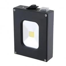 מטען גיבוי 4.4A שחור+פנס לד 10W