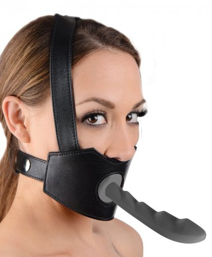 מסיכת דפיקה לדילדו  XR Brands - Face Fuck Dildo Face Harness