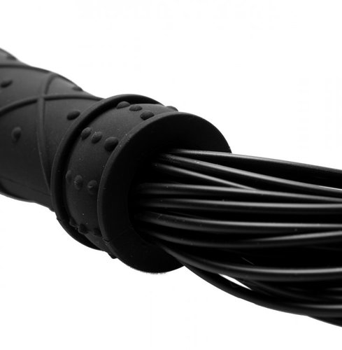 שוט סיליקון זנבות קשים  XR-Brands -Frisky Punish Me Silicone Flogger