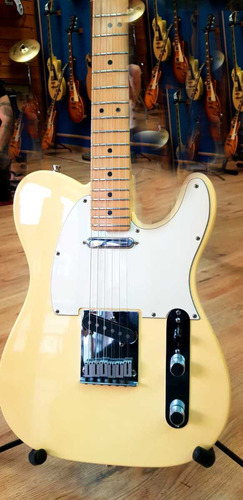 גיטרה חשמלית Fender Telecaster בלונדינית שנת 94 כחדשה