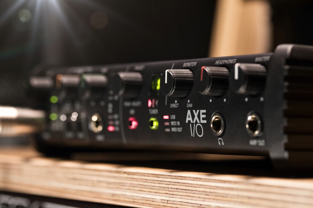 INT-AXE I/O