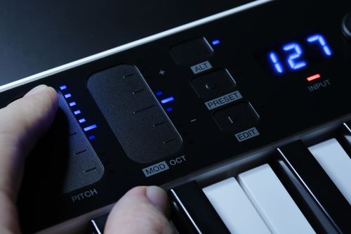 מקלדת שליטה IK Multimedia iRig Keys I/O 25