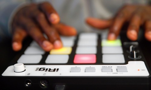 משטח שליטה IK Multimedia iRig Pads