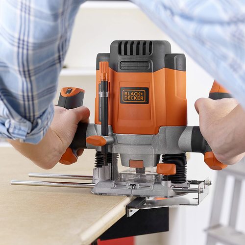 רוטר 1200W במזוודה+6 כרסומים BLACK&DECKER