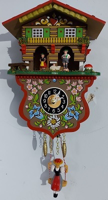 235SQ שעון עם ציוץ קוקייה ובית עץ היער השחור