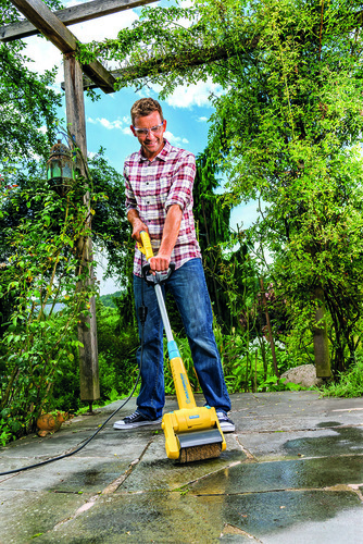 PowerBrush מכשיר לניקוי משטחי עץ ואבן חיצוניים