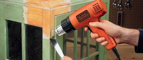 אקדח חום 2000w + סט אביזרים במזוודה BLACK+DECKER B-KX2200K