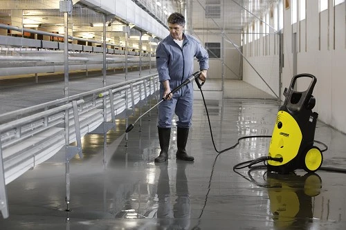 מכונת שטיפה תעשייתית מים קריםKARCHER HD 10/21