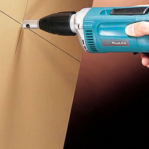 מברגה חשמלית לגבס MAKITA 6824